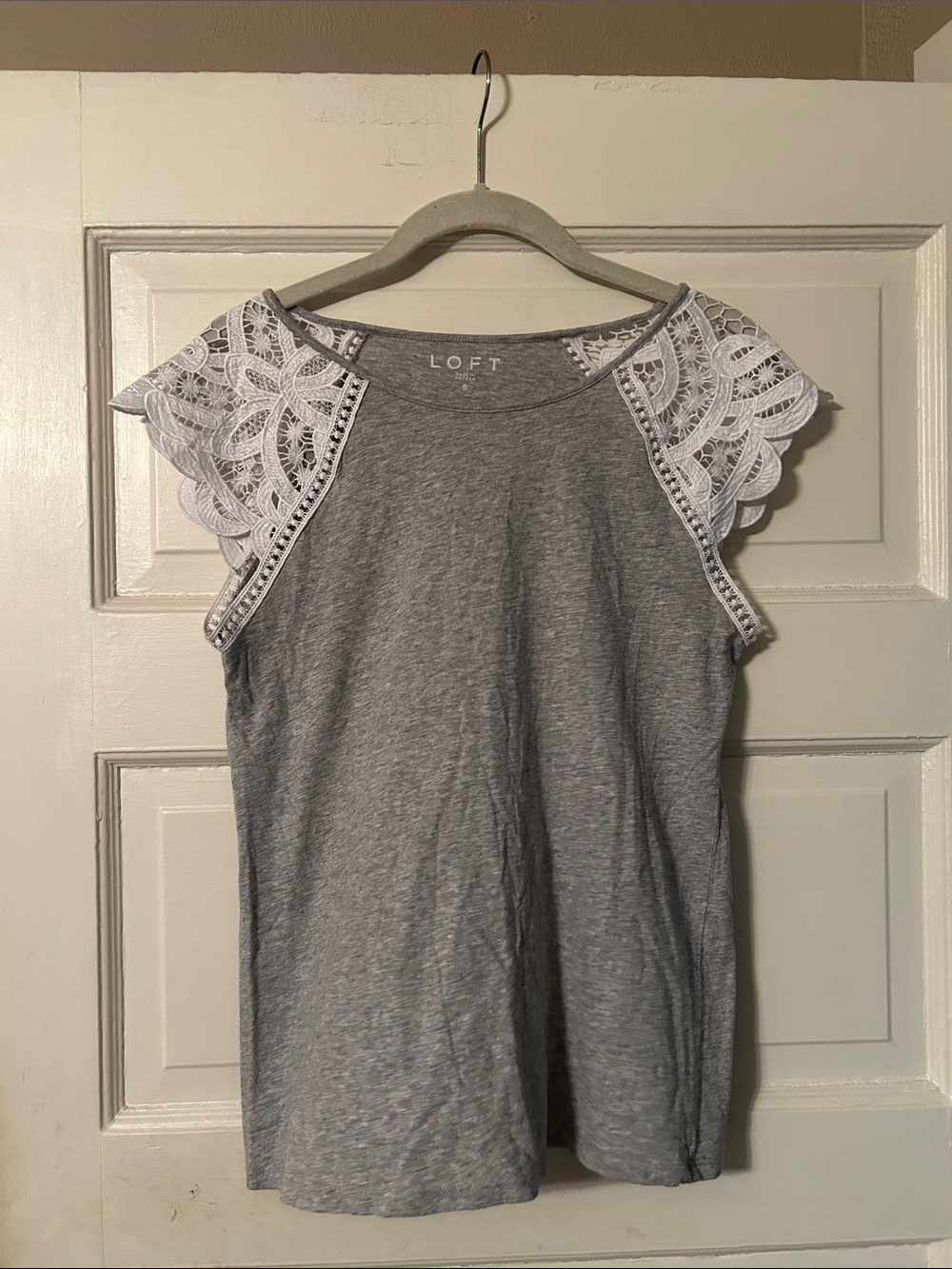 LOFT Gray Sleeveless Tee with White Lace Cap Sleeves
